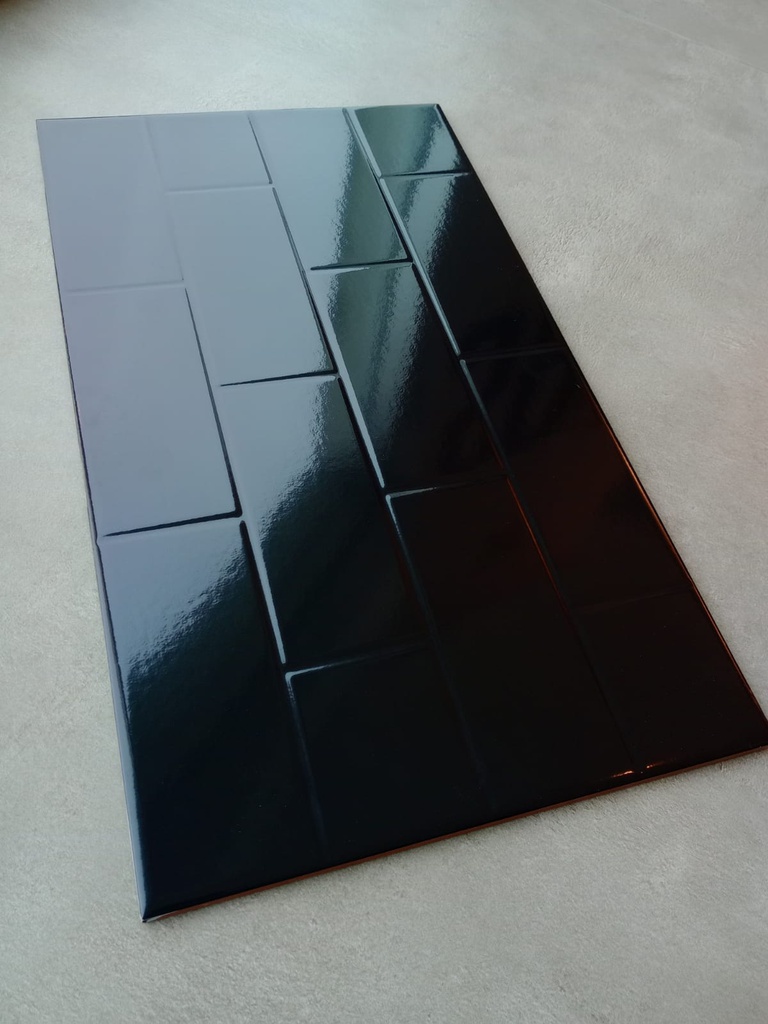 SUBWAY NEGRO BRILLANTE - 31x53 - 1,65 M2 - 1º - LOURDES